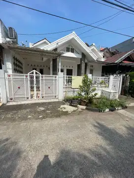 Jual Rumah bagus asri lkasi strategis  Pamulang Tangerang selatan