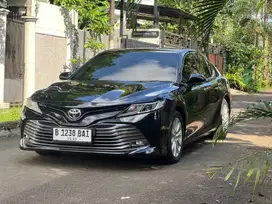 Toyota Camry 2.5 V AT 2019 Hitam
