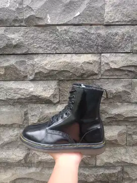 dr martens 1460 black smooth