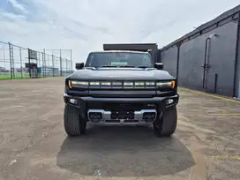 HUMMER EV AWD LONG RANGE 3 MOTOR BLACK ON BLACK