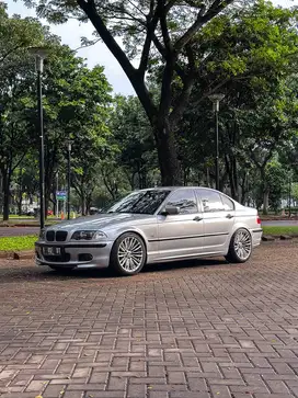 BMW 318i 2000 M43