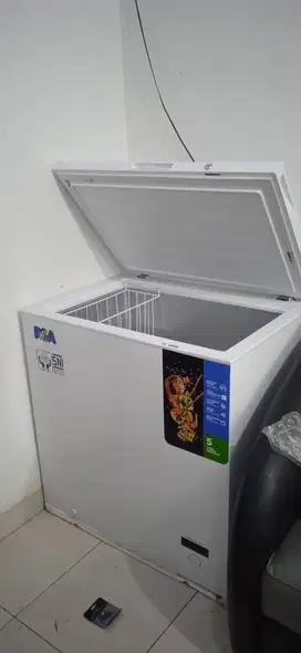 Dijual Freezer RSA 200 Liter - Kondisi Bagus, Baru 6 Bulan