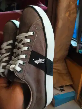 Sepatu second casual polo