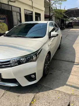 Toyota altis v at 2015