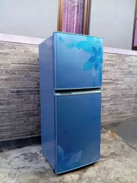 KULKAS SHARF 2 PINTU SEDANG