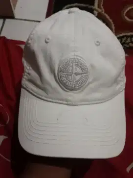 mau jual topi import merk stone islands