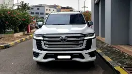 Km 1 ribuan toyota land cruiser lc 300 vxr tss 2023 putih diesel