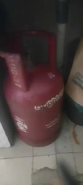 Tabung gas kosong 12kg dan galon aqua kosong 2pc