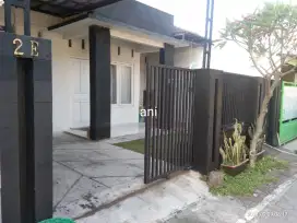 Jual rumah lokasi wonorejo kt2 km1 garasi luas 84m hrg 310jt nego