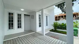 Rumah Baru SEMI Furnished American Classic di Margahayu Raya LT 102