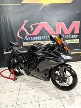 Zx25r 4cilinder km.8rb Black glossy super mewah.Anugerah motor rungkut