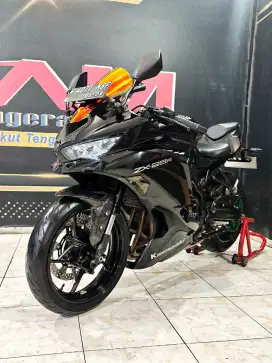 Zx25r 4cilinder km.8rb Black glossy super mewah.Anugerah motor rungkut