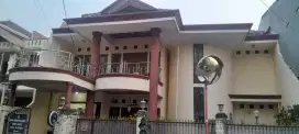 Rumah 2 Lantai Luas Strategis