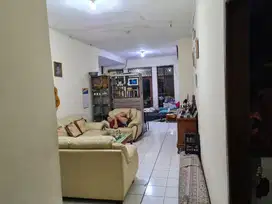 Rumah Strategis di Komplek Senam Indah Arcamanik
