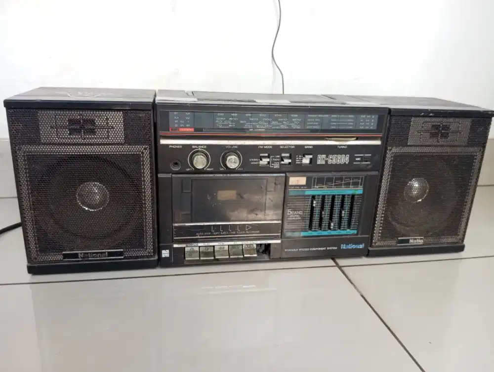 NATIONAL RADIO DAN AUX