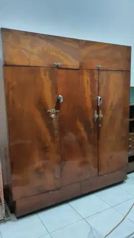 Lemari jati kuno 3pintu