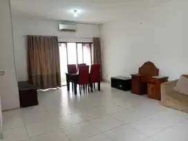 Disewakan rumah murah full furnished 2lantai di Cluster Alamanda JGC
