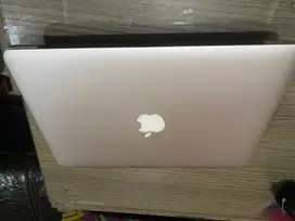 MacBook Pro 2015, 13,   256/8Gb