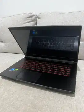 Laptop Gaming MSI Thin GF63 12 UC