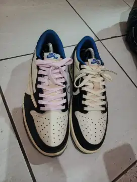 NIKE AIR JORDAN TRAVIS SCOT X FRAGMEN