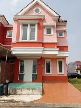 Dijual Rumah di kawasan Malibu Village Gading Serpong