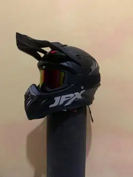 Helm jpx cross preloved