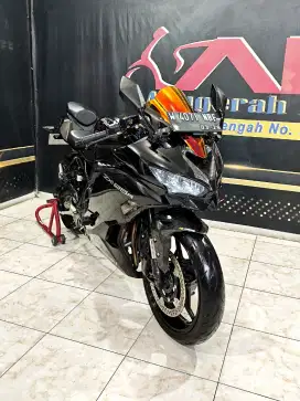 Zx25r 4cilinder km.8rb Black glossy super mewah.Anugerah motor rungkut