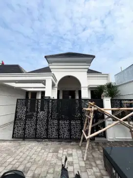 Rumah Mewah Gaya America Classic Dekat Perum Pertamina Purwomartani