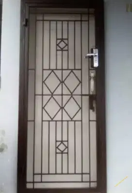 pintu teralis kawat nyamuk