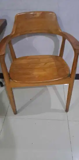 Kursi bekas pakai