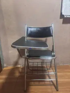 Kursi les / kursi sekolah