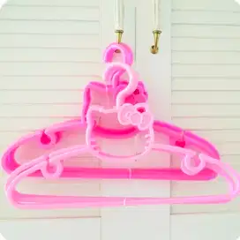 HANGER GANTUNGAN BAJU HELLO KITTY PINK LUCU PUTAR