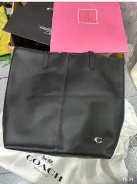 Tas wanita merk COACH