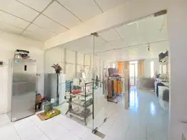 Ruko Mekarwangi Mainroad Mekar Utama depan supermarket Yogya