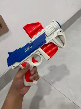 Tembakan short mainan anak