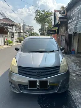 Nissan Grand Livina XV 2011 AT Grey