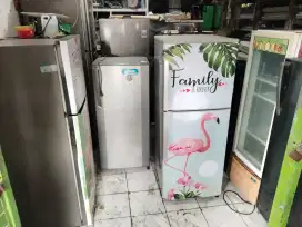 Dicari kulkas showcase freser AC mesin cuci rusak normal siap ambil
