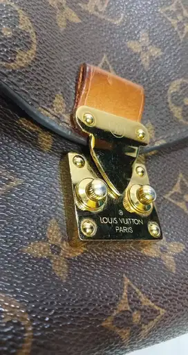Preloved Louis Vuitton Pochette Métis Monogram - Pait