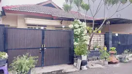 Disewa rumah lingkungan aman nyaman di Komplek Perum Pulogebang Permai