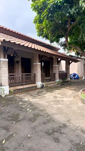Rumah Siap Huni Halaman Luas, Akses Jalan 2 Mobil S8805