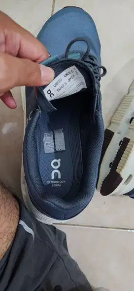 Sepatu oncloud nova 2
