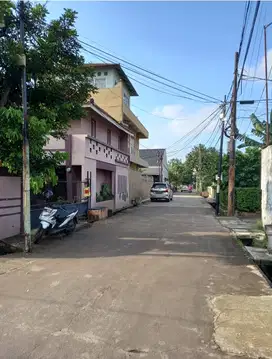 Rumah SEJAHTERA Lt 210m2 komplek JATIBENING