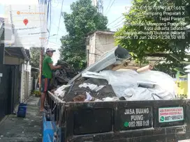 Jasa buang puing dan sampah