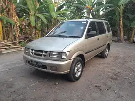 Isuzu panther LS mt 2000 tgn dr baru siap tt