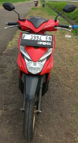 Beat ESP merah hitam