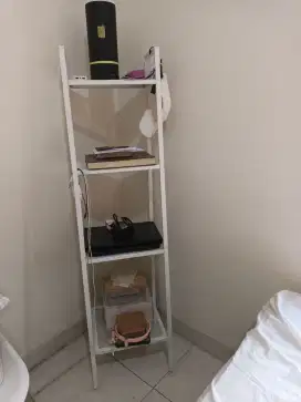 Rak pajangan by informa