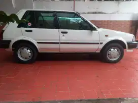 Dijual starlet th 89 putih