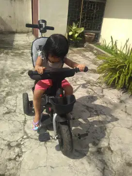 Stroller Sepeda Roda Tiga Family Supreme