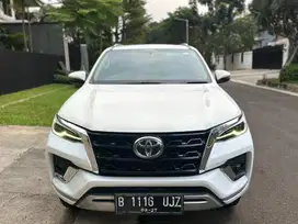 Low Km !!!Vrz 2.4 At 2022 Putih