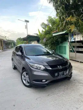 Dijual Honda HRV E 2016 CVT orisinil mulus plat AB